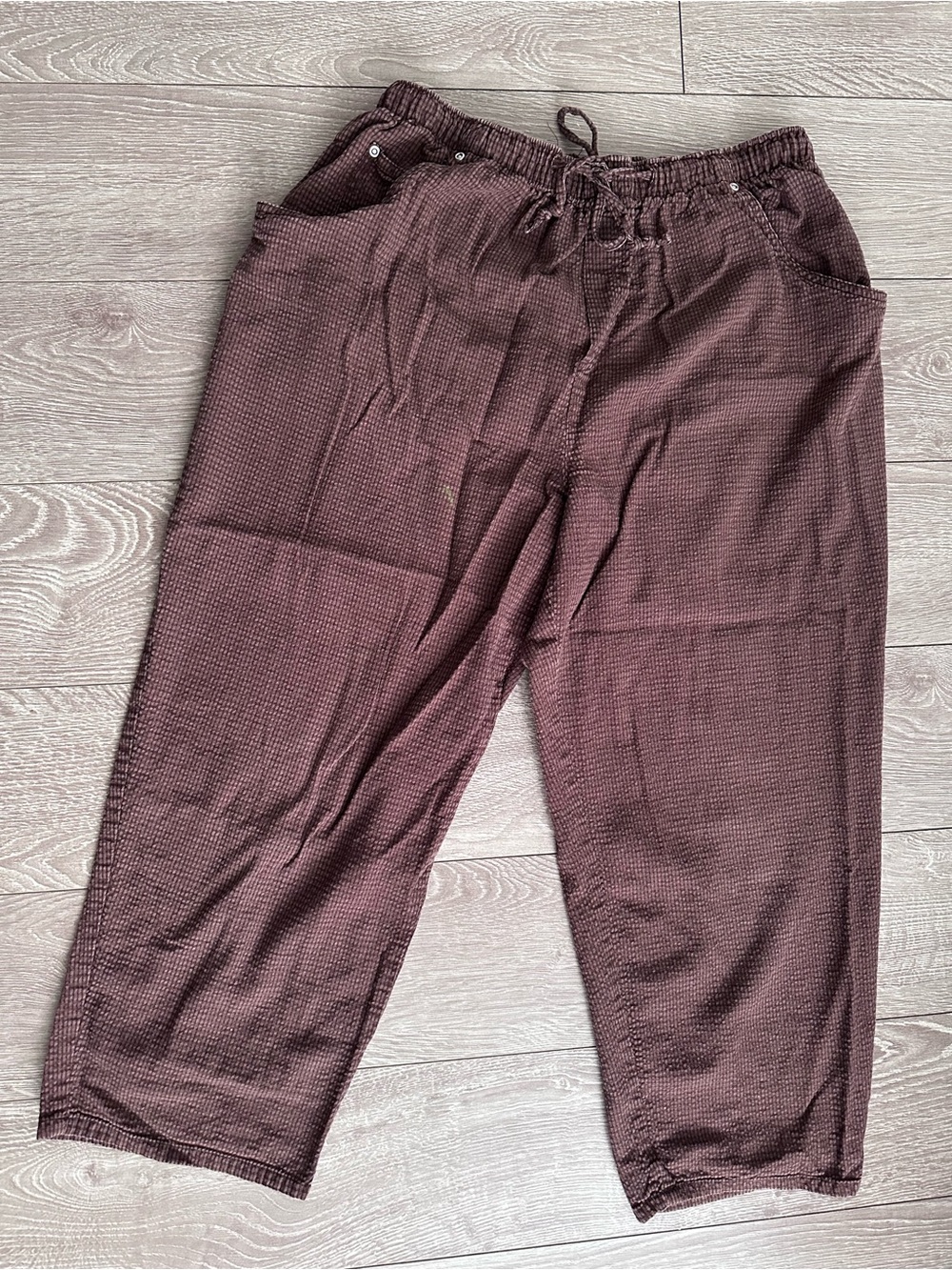 Relaxed brown Pants in a gingham checkered pattern